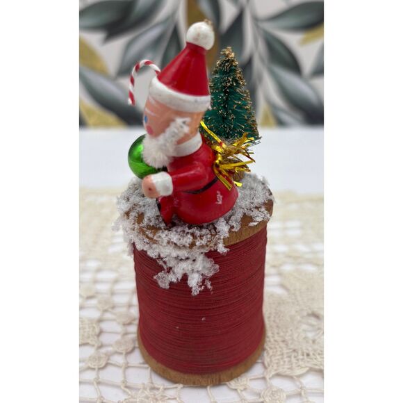 Miniature ALL VINTAGE Thread Spool Christmas Assemblage Santa - Picture 5 of 6